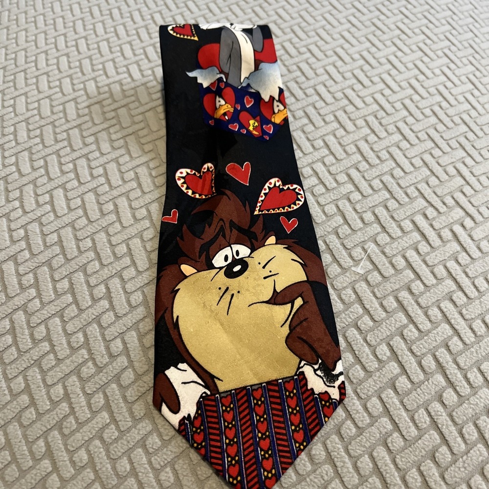 Looney Tunes Mania Taz and Bugs Bunny Love Neck Tie 1995 58" X 3.75"